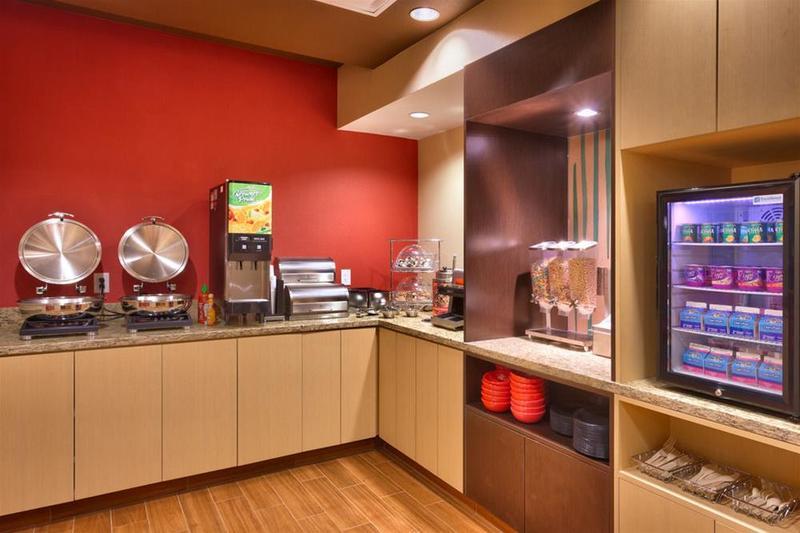 Towneplace Suites By Marriott Дикинсон Экстерьер фото