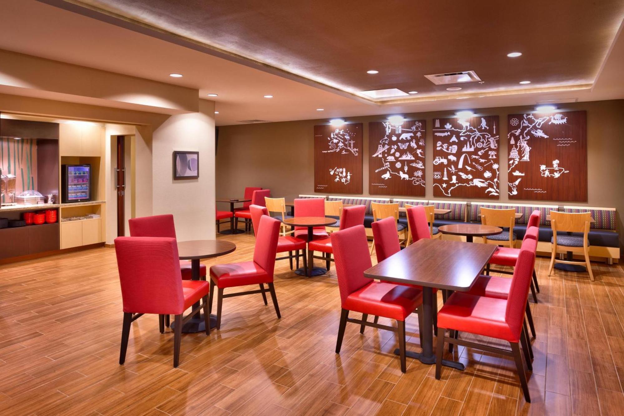 Towneplace Suites By Marriott Дикинсон Экстерьер фото